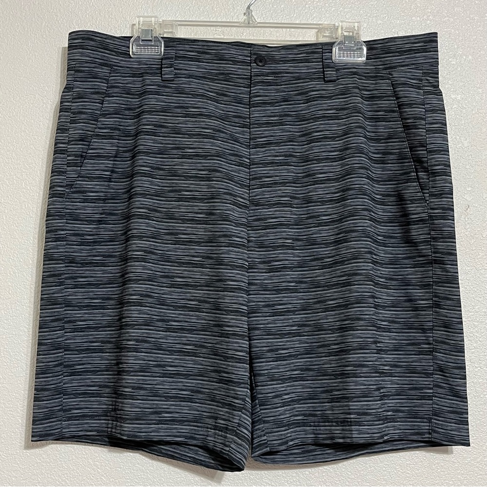 Grand Slam Athletic Golf Shorts Flat Front Black and Gray Striped Men’s Size 36